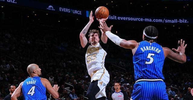 谢尔曼新高30分班凯罗23+10+11 绿军终结魔术五连胜